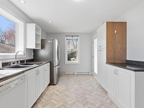 9 Punch Bowl Drive, Halifax, NS 
