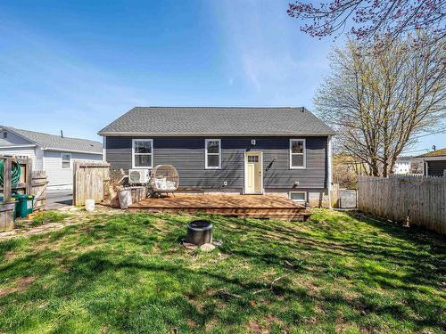 9 Punch Bowl Drive, Halifax, NS 