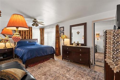 230 Lake Ave, Lac Du Bonnet, MB 