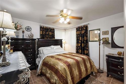230 Lake Ave, Lac Du Bonnet, MB 