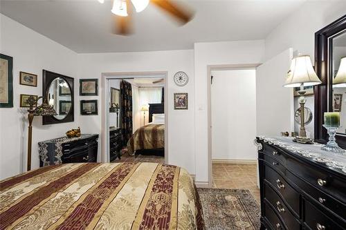 230 Lake Ave, Lac Du Bonnet, MB 