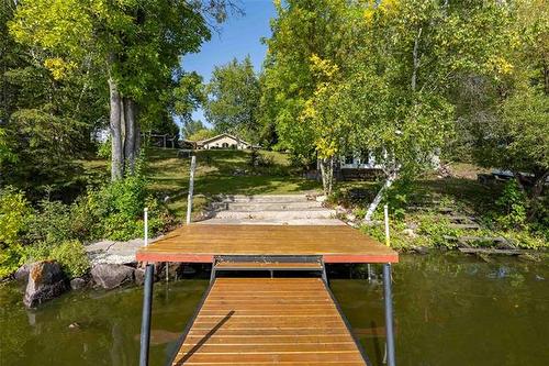 230 Lake Ave, Lac Du Bonnet, MB 