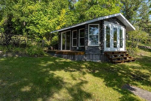 230 Lake Ave, Lac Du Bonnet, MB 