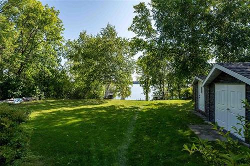 230 Lake Ave, Lac Du Bonnet, MB 