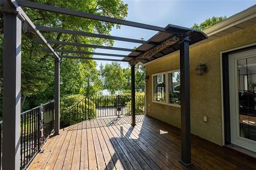 230 Lake Ave, Lac Du Bonnet, MB 