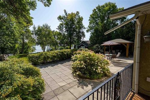 230 Lake Ave, Lac Du Bonnet, MB 