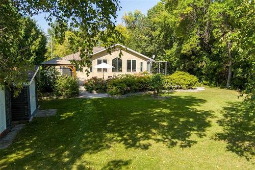 230 Lake Ave, Lac Du Bonnet, MB 