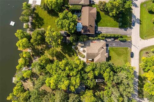 230 Lake Ave, Lac Du Bonnet, MB 