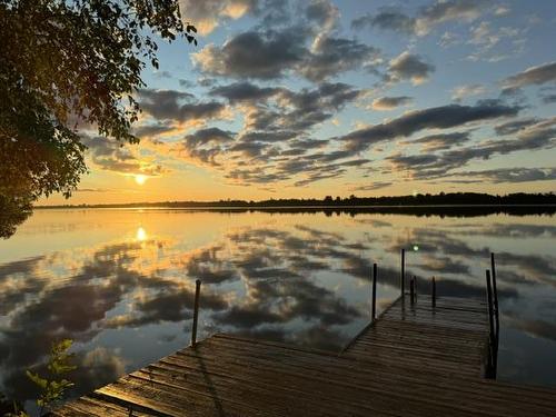 230 Lake Ave, Lac Du Bonnet, MB 