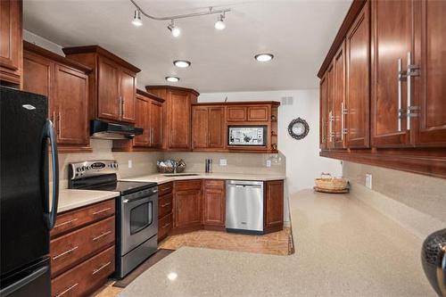 230 Lake Ave, Lac Du Bonnet, MB 