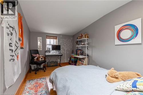 212 Bay Street S, Hamilton, ON - Indoor Photo Showing Bedroom