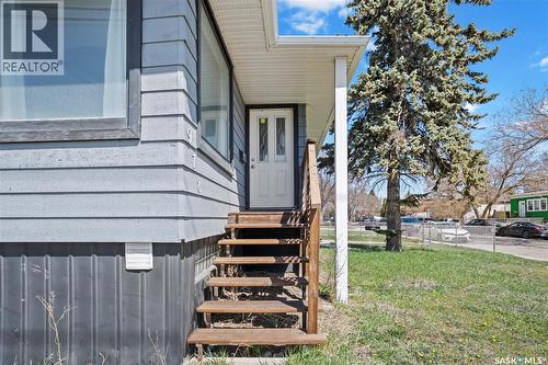 978 Lindsay Street, Regina, SK - Outdoor