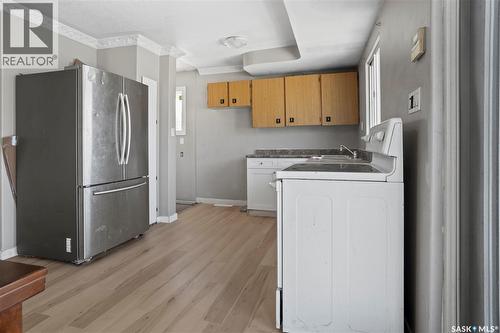 978 Lindsay Street, Regina, SK - Indoor Photo Showing Kitchen