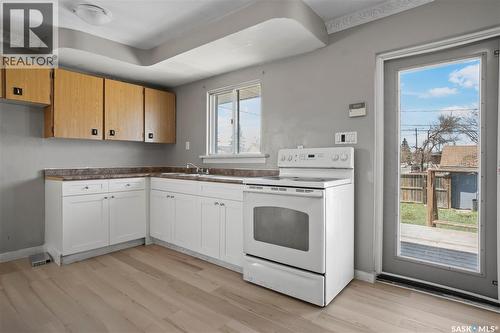 978 Lindsay Street, Regina, SK - Indoor Photo Showing Kitchen