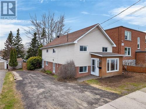 569 Ash Street  Sudbury, ON P3C 2A5