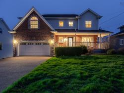 60 Lakeridge Crescent  Dartmouth, NS B2V 2W3