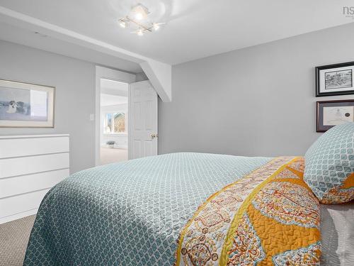 60 Lakeridge Crescent, Dartmouth, NS 