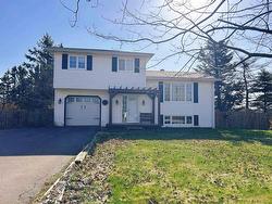 990 FORT AUGUSTUS Road Stratford, PE C1B 3N4