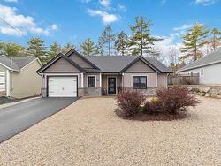 71 Acorn Drive  Bridgewater, NS B4V 8Z3
