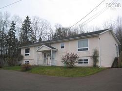 A & B 29 Schirra Close  Truro, NS B2N 5X8