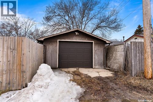 1561 Regent Street, Regina, SK - Outdoor