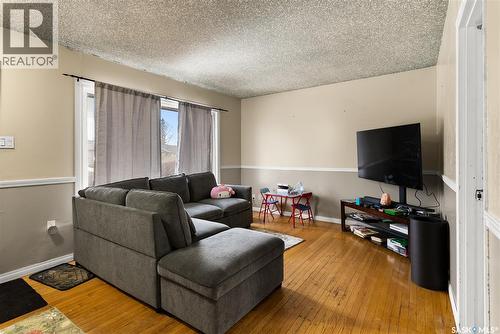 1561 Regent Street, Regina, SK - Indoor Photo Showing Living Room