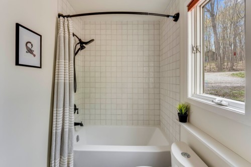 Bathroom - 16 Mtée Juniper, Chelsea, QC - Indoor Photo Showing Bathroom