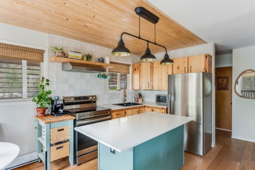 Kitchen - 16 Mtée Juniper, Chelsea, QC - Indoor Photo Showing Kitchen With Double Sink