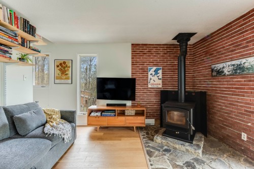 Living Room - 16 Mtée Juniper, Chelsea, QC - Indoor Photo Showing Living Room With Fireplace