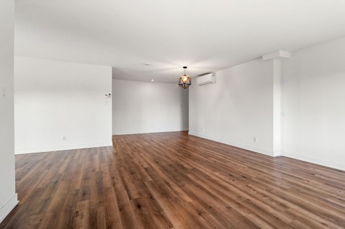 Living Room - 403-645 Rue René-Lecavalier, Terrebonne (Terrebonne), QC - Indoor Photo Showing Other Room