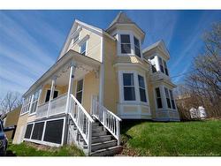 15 Allison AVE Sackville, NB E4L 3L8