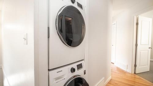 477 Clifton Road, Kelowna, BC - Indoor Photo Showing Laundry Room
