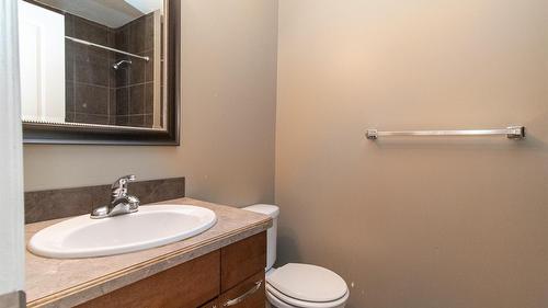 477 Clifton Road, Kelowna, BC - Indoor Photo Showing Bathroom