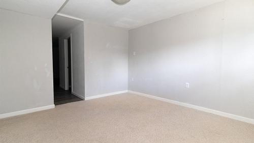 477 Clifton Road, Kelowna, BC - Indoor Photo Showing Other Room