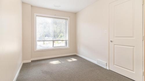 477 Clifton Road, Kelowna, BC - Indoor Photo Showing Other Room