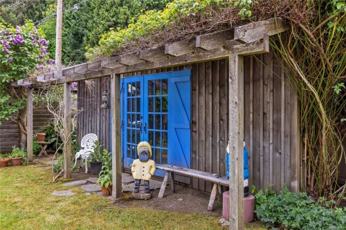 2995 Island Hwy West, Qualicum Beach, BC 