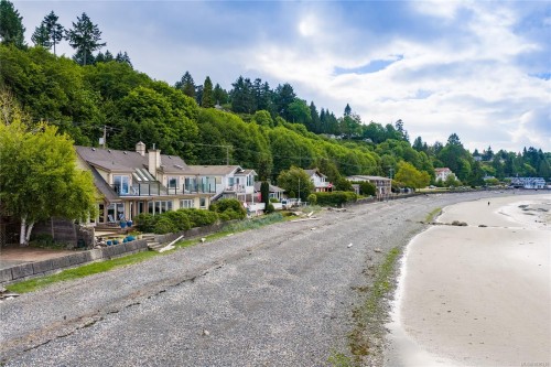 2995 Island Hwy West, Qualicum Beach, BC 
