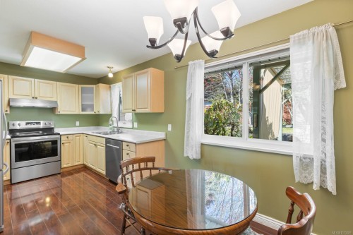 2188 Cardinal Pl, Comox, BC 