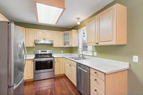 2188 Cardinal Pl, Comox, BC 