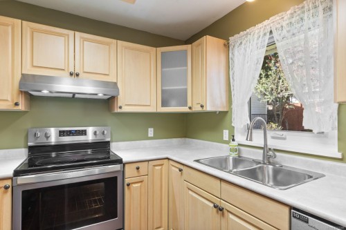 2188 Cardinal Pl, Comox, BC 