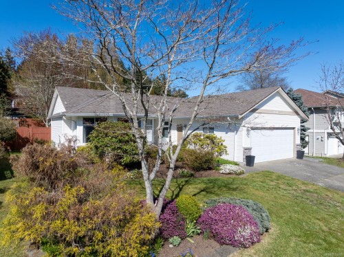 2188 Cardinal Pl, Comox, BC 