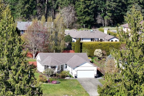 2188 Cardinal Pl, Comox, BC 
