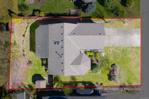 2188 Cardinal Pl, Comox, BC 