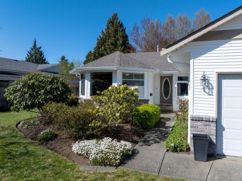 2188 Cardinal Pl, Comox, BC 