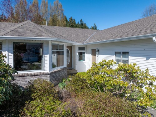 2188 Cardinal Pl, Comox, BC 