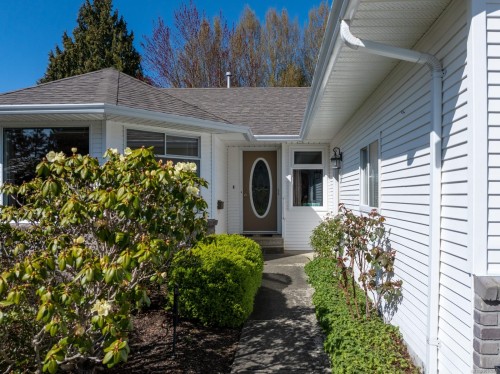 2188 Cardinal Pl, Comox, BC 