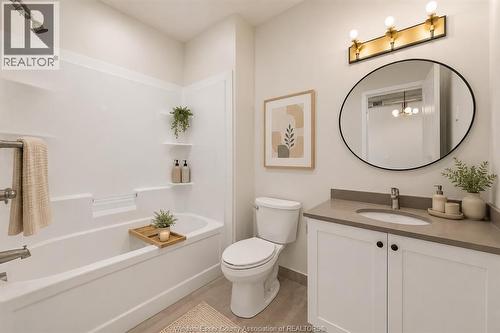 3160 Meadowbrook Lane Unit# 310, Windsor, ON - Indoor Photo Showing Bathroom