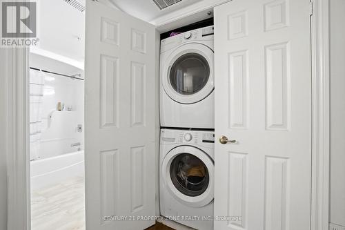 306 - 1440 Bishops Gate, Oakville, ON - Indoor Photo Showing Laundry Room