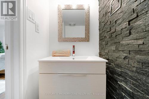 30 Grouse Lane, Brampton, ON - Indoor Photo Showing Bathroom