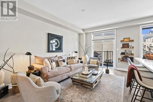 22 Phillipsen Way, Markham, ON - Indoor Photo Showing Living Room
